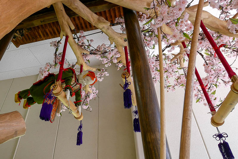 赤唐子が7番の綾まで渡り終えると、次は緑の唐子が渡り始めます