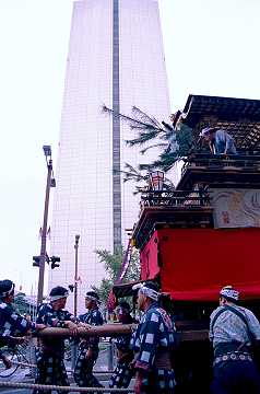 第23回目 ビルと山車