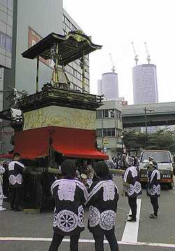 第23回目 ビルと山車