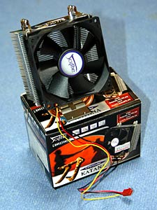 パッケージを開けたらその大きさに驚いたが アルミフィンなので案外軽い。